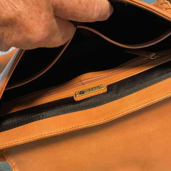 Nicole Miller Tan Leather Fringed Shoulder Purse Adjustable Strap - Picture 4 of 9